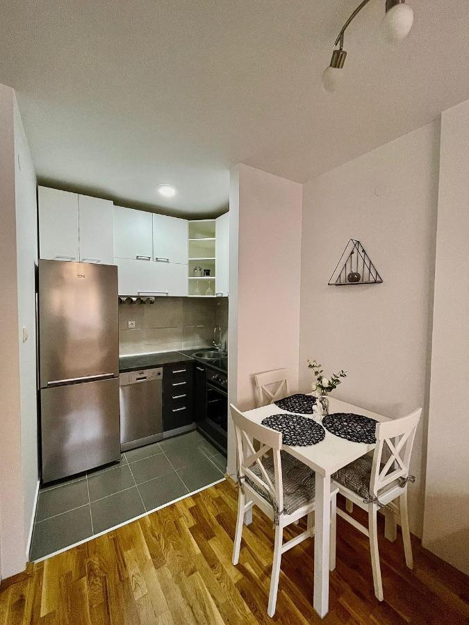 Yellow Ns Apartment Novi Sad Luaran gambar