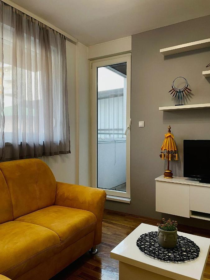 Yellow Ns Apartment Novi Sad Luaran gambar