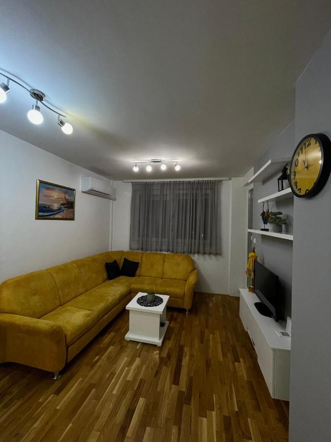 Yellow Ns Apartment Novi Sad Luaran gambar